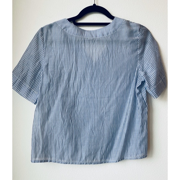 V neck cropped top - Picture 3 of 4